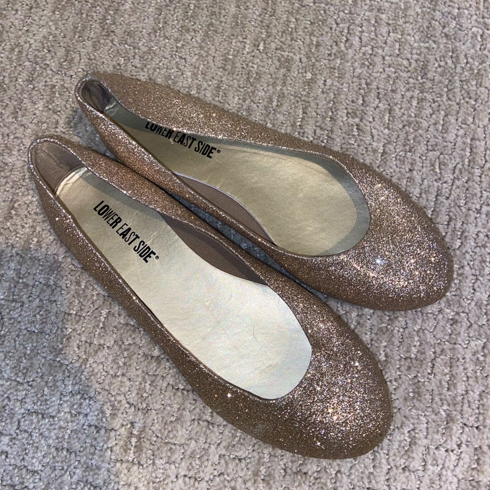 NWOT Sparkly gold flats womens 6.5